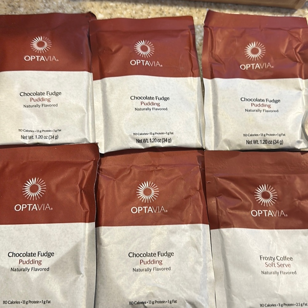Optavia lot of 5 Chocolate Fudge Puddings & 1 FrostyCoffee Soft Serve “expired”